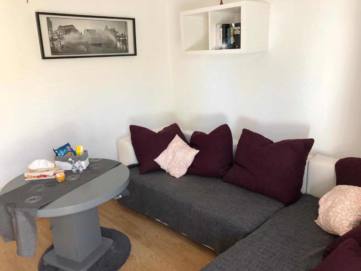 2 Zimmer Wohnung Mit Balkon - Naehe Messe Haar  Esterno foto
